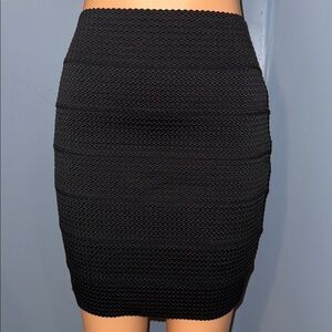 Xhilaration Black Textured Skirt - Size Medium